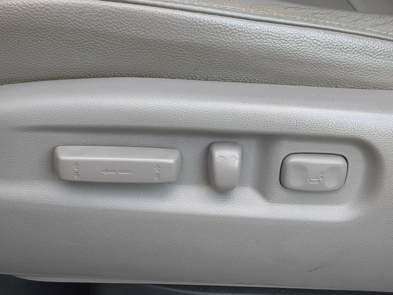 Thumbnail: 2015 Honda Pilot - 17