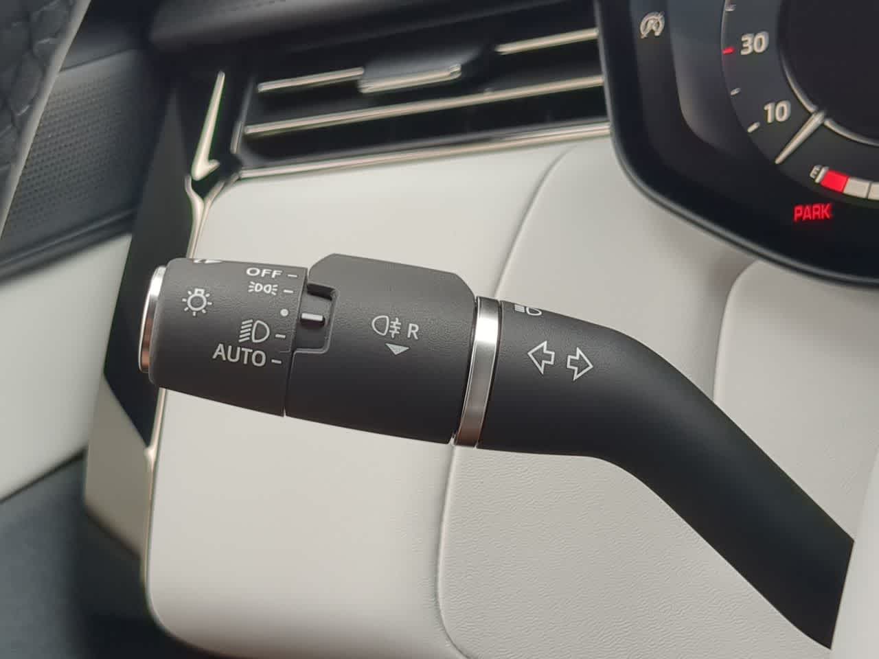 Thumbnail: 2026 Land Rover Range Rover Sport - 28