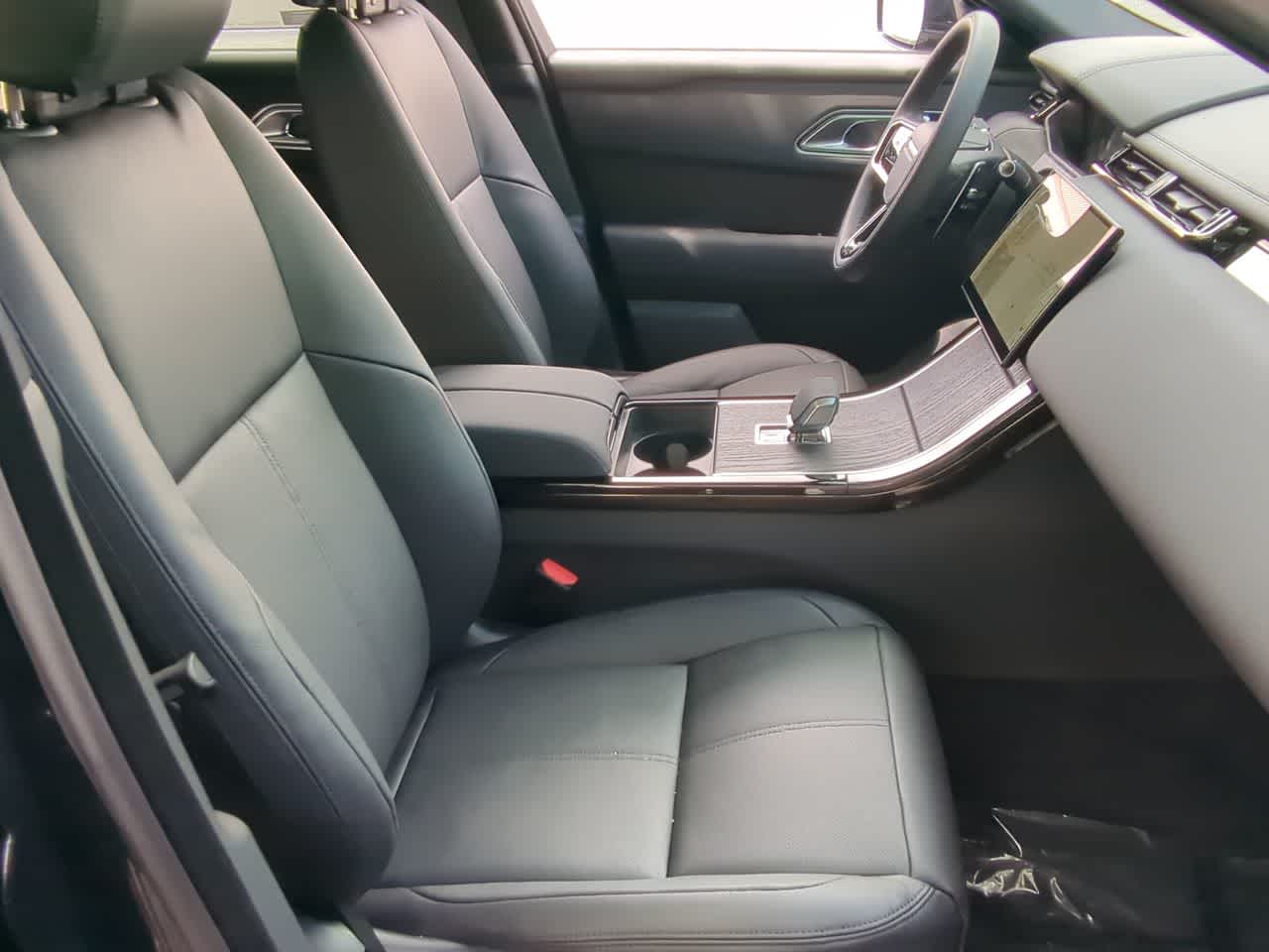 Thumbnail: 2026 Land Rover Range Rover Velar - 24