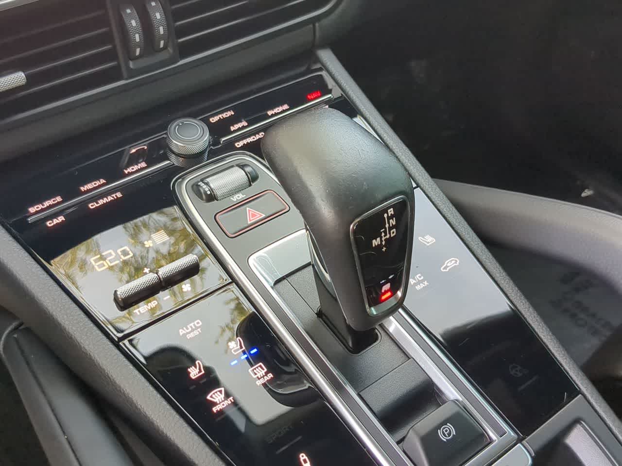 Thumbnail: 2021 Porsche Cayenne - 34