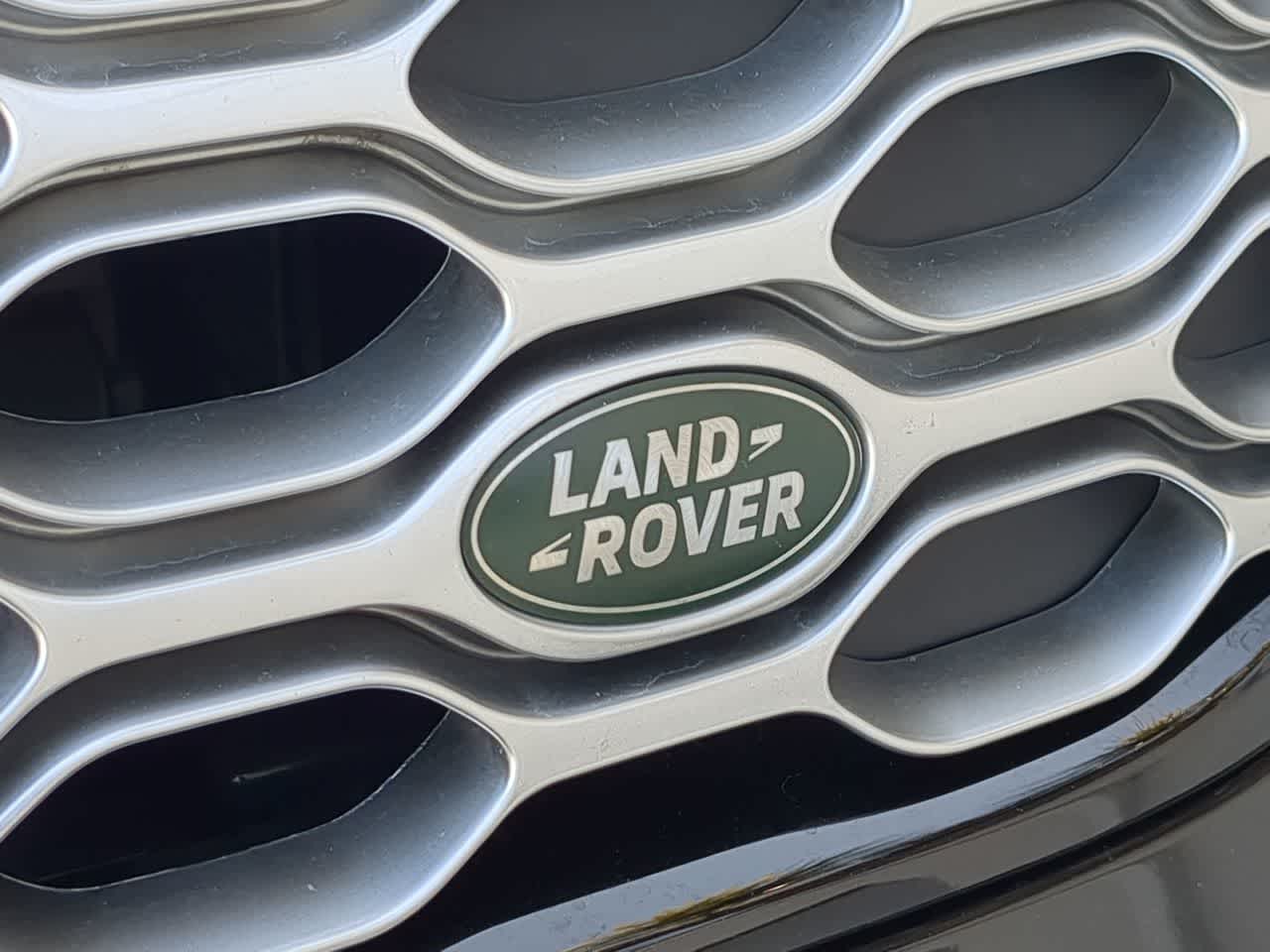 Thumbnail: 2025 Land Rover Discovery - 11