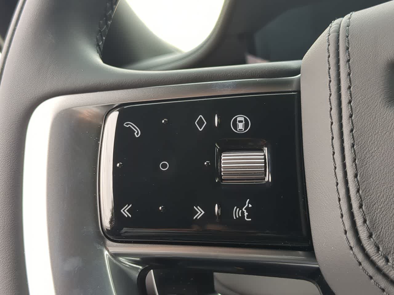 Thumbnail: 2026 Land Rover Range Rover - 26