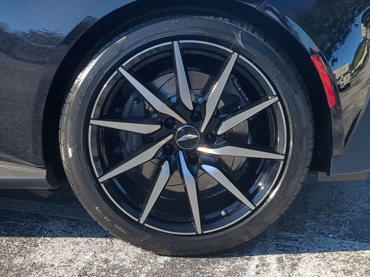 Thumbnail: 2020 Aston Martin Vantage - 13