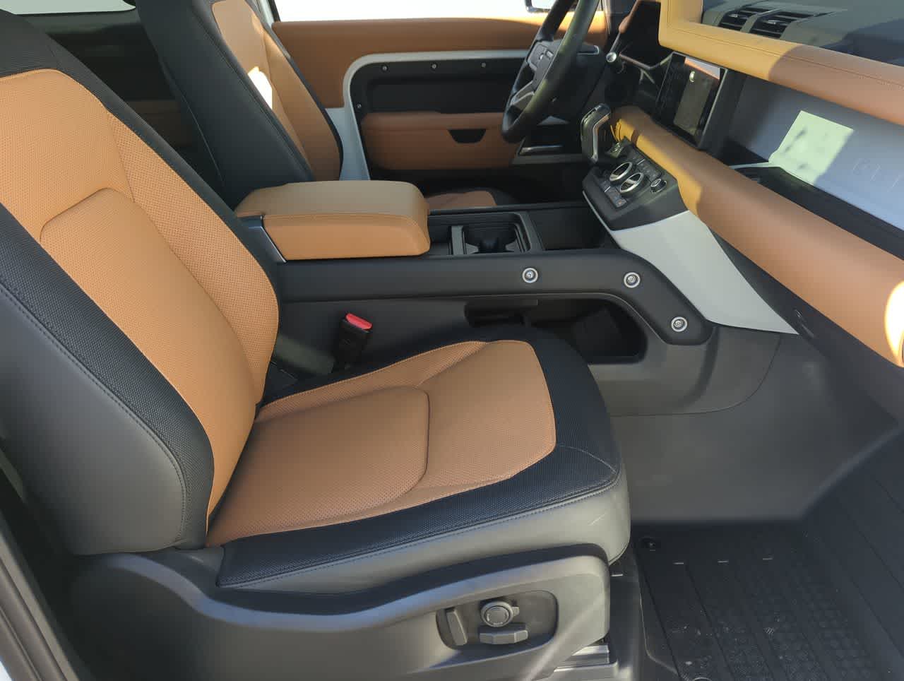 Thumbnail: 2024 Land Rover Defender - 20