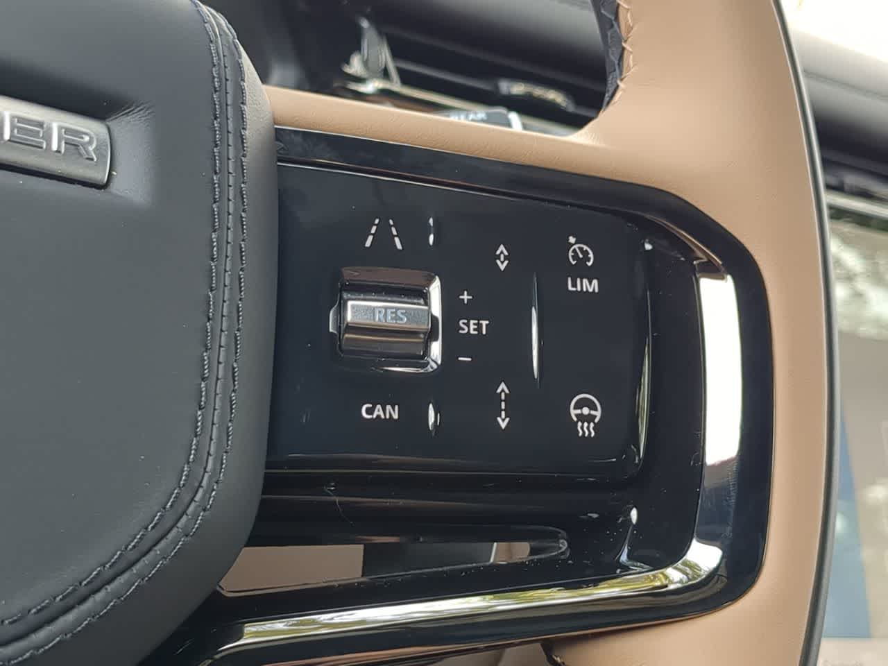 Thumbnail: 2026 Land Rover Range Rover Velar - 27