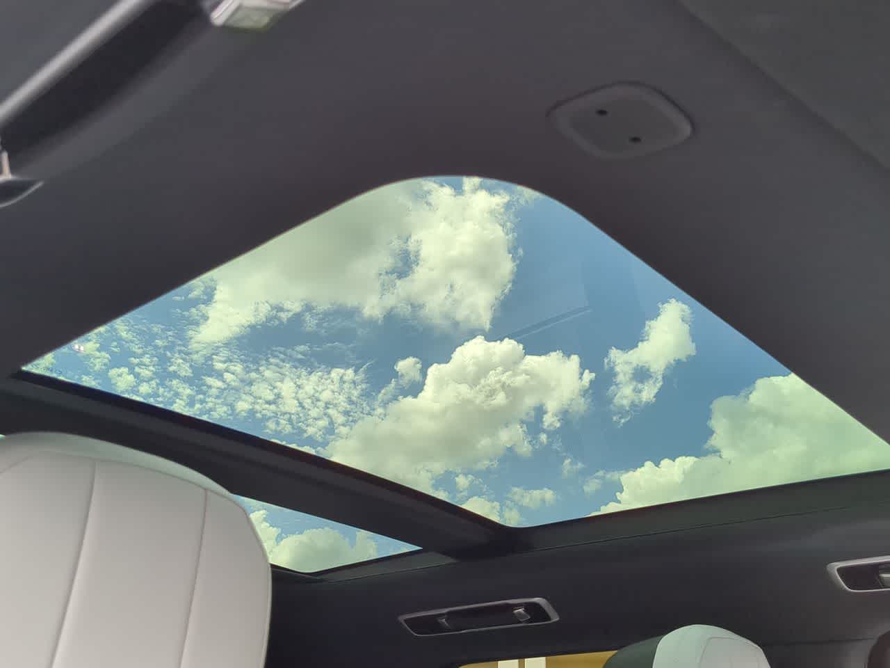 Thumbnail: 2025 Land Rover Range Rover Sport - 20