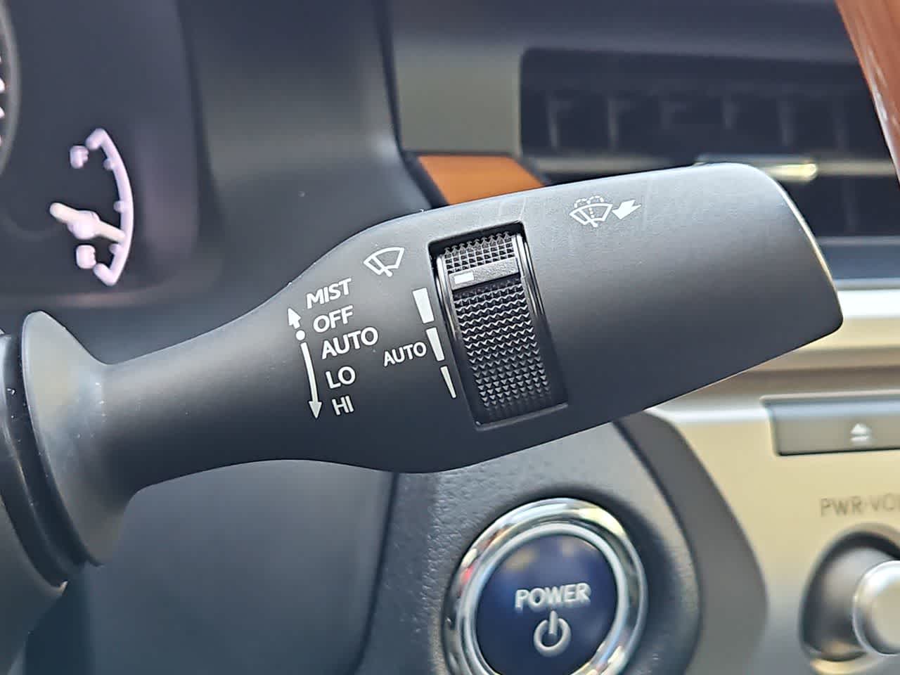 Thumbnail: 2014 Lexus ES - 28