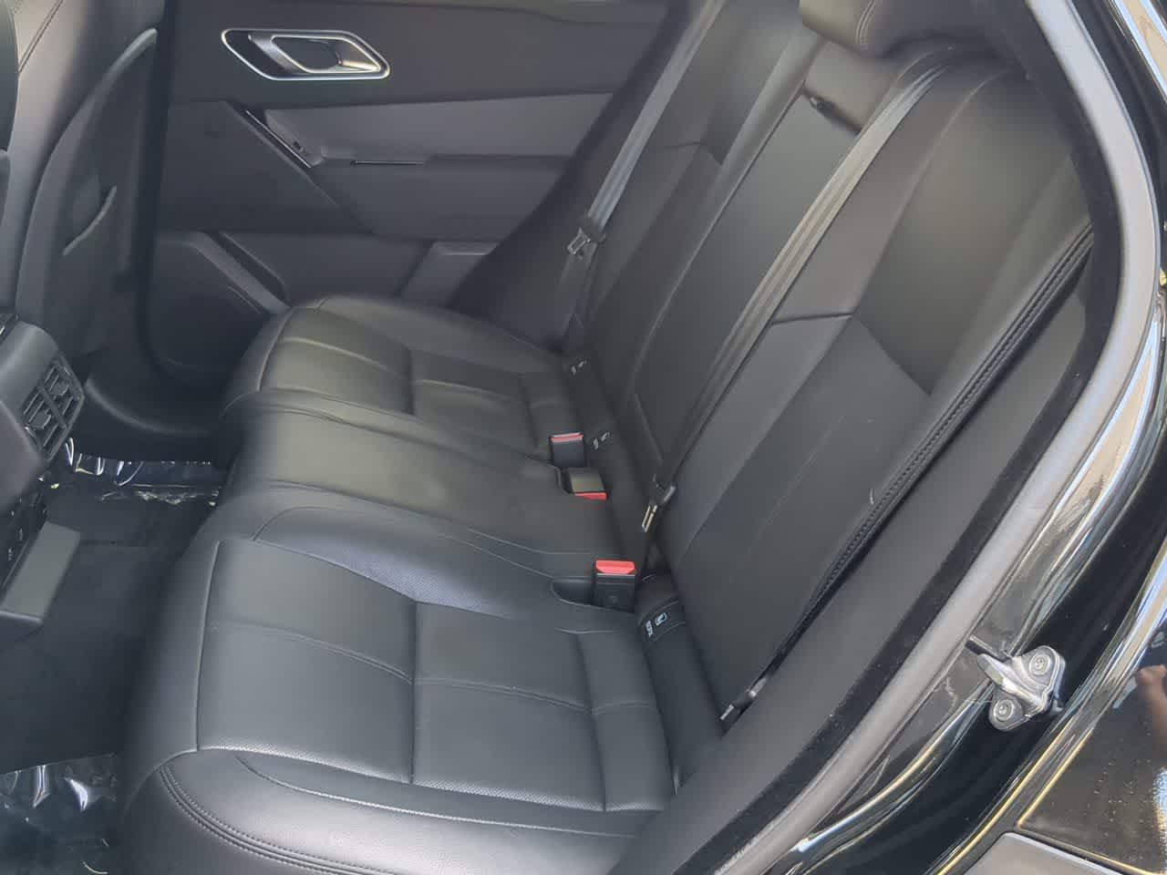 Thumbnail: 2025 Land Rover Range Rover Velar - 21