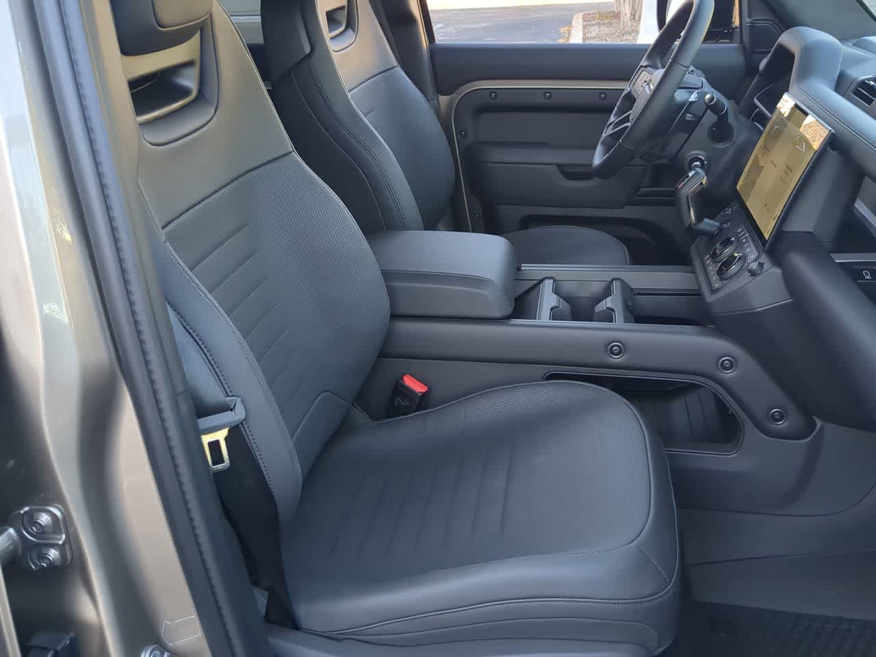 Thumbnail: 2026 Land Rover Defender - 24