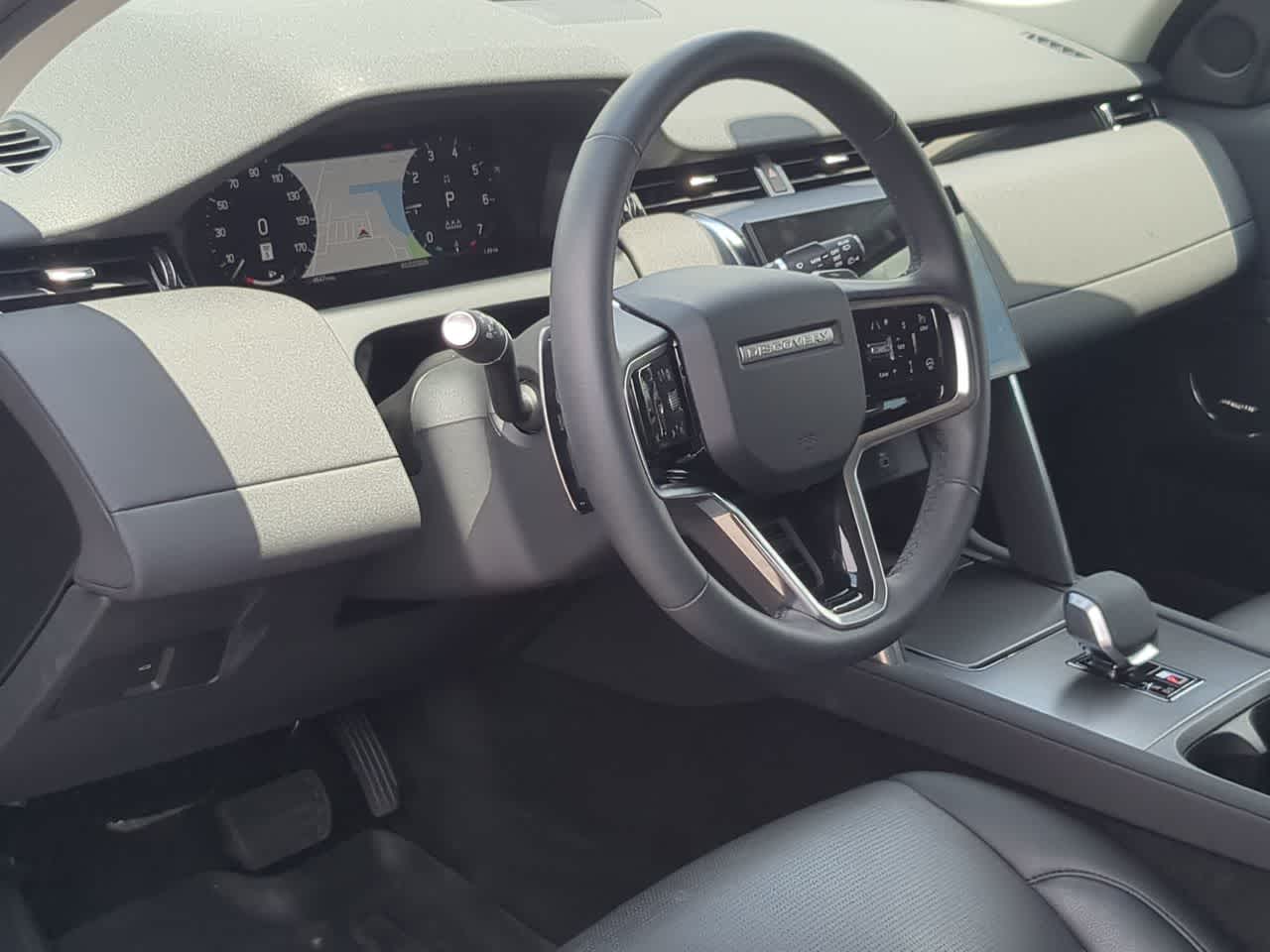 Thumbnail: 2025 Land Rover Discovery Sport - 10