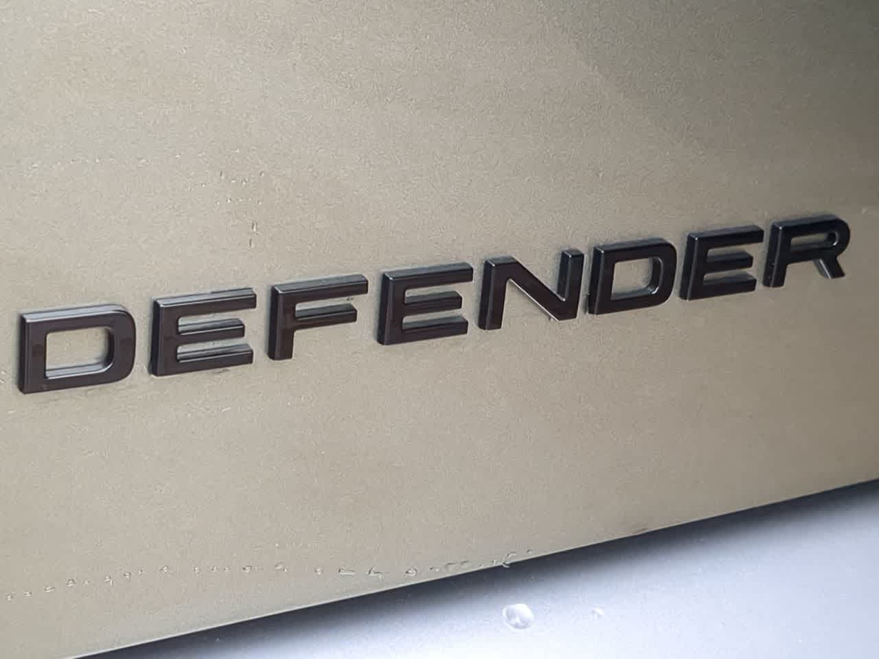 2025 Land Rover Defender 110 13