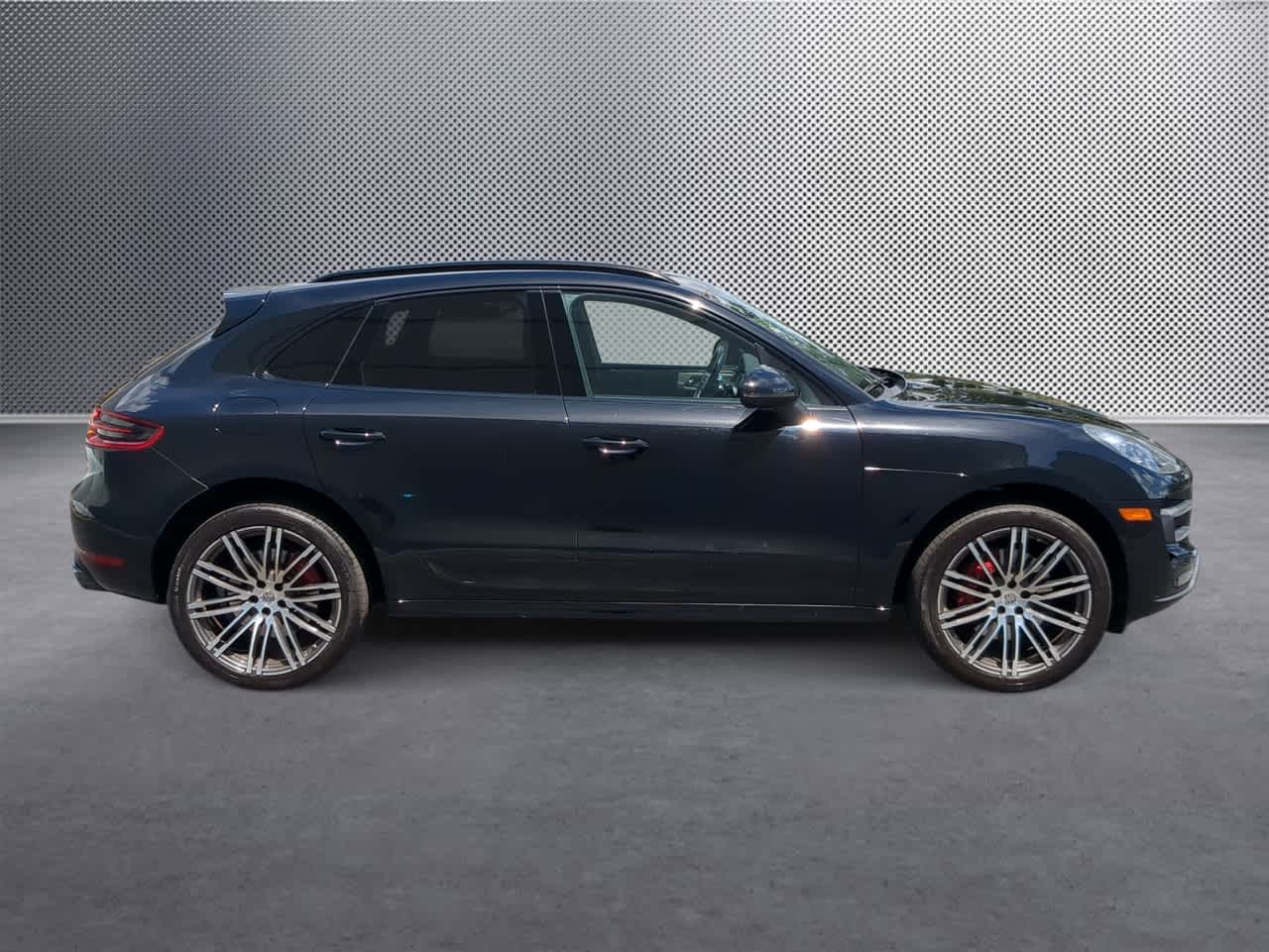 Thumbnail: 2017 Porsche Macan - 9