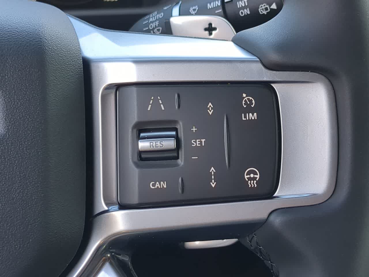 Thumbnail: 2026 Land Rover Discovery - 27