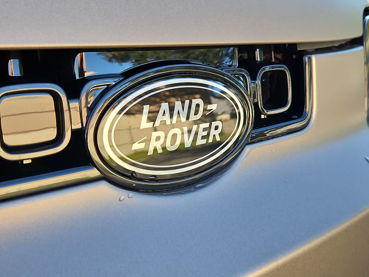 Thumbnail: 2025 Land Rover Defender - 12