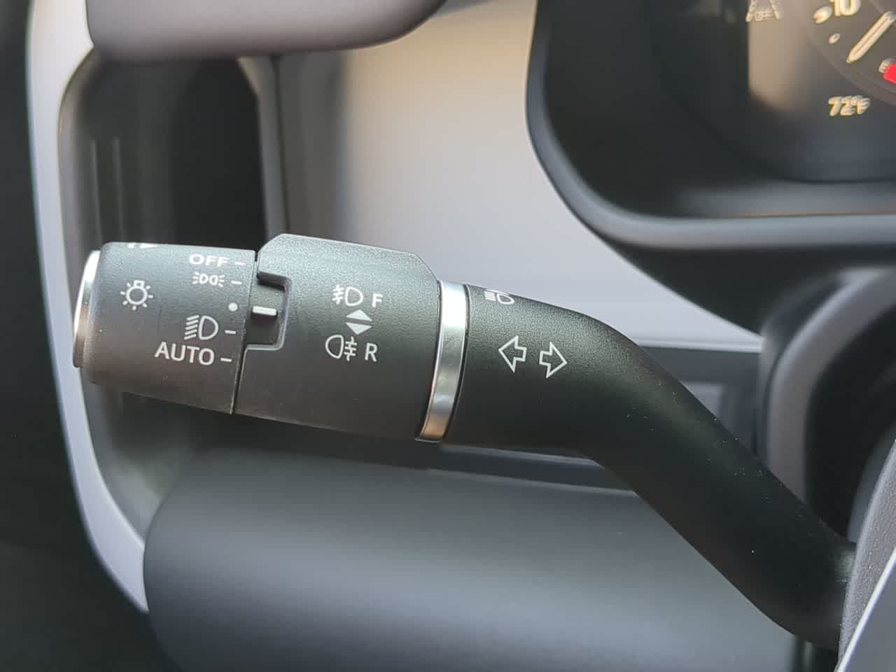 Thumbnail: 2025 Land Rover Defender - 28