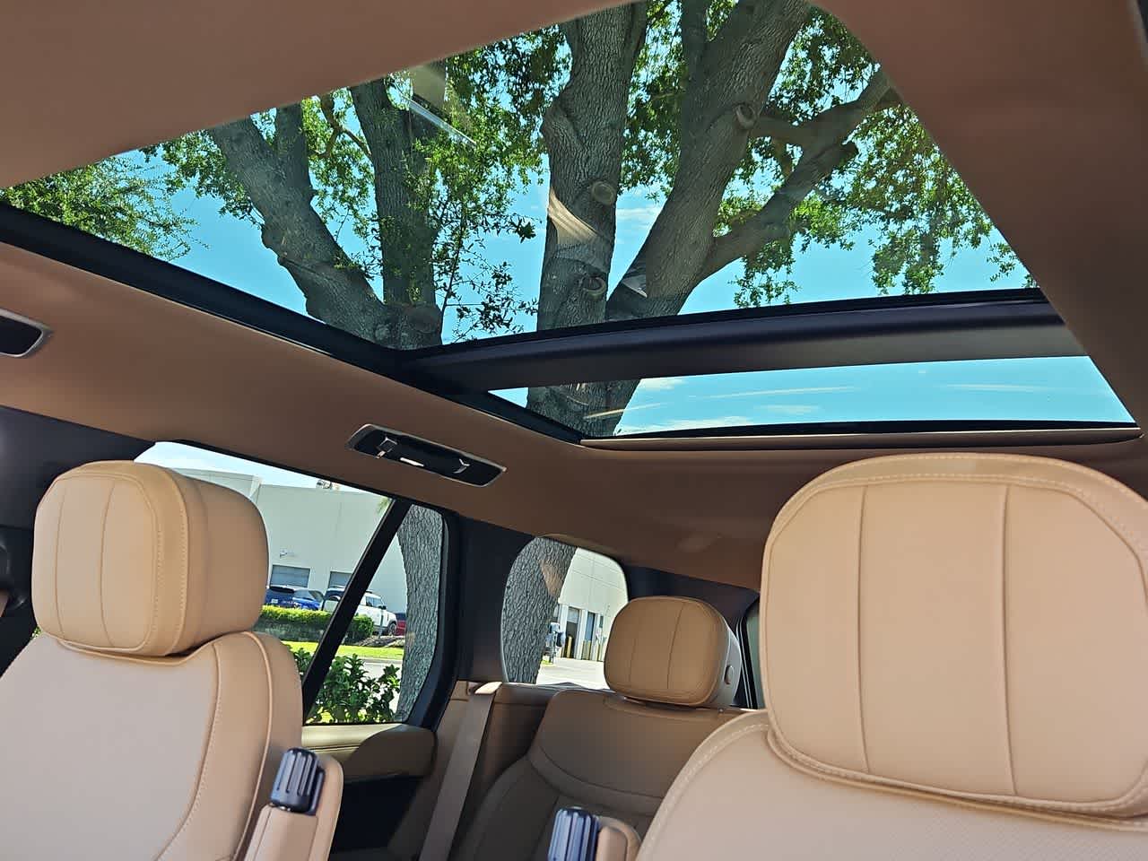 Thumbnail: 2025 Land Rover Range Rover - 20