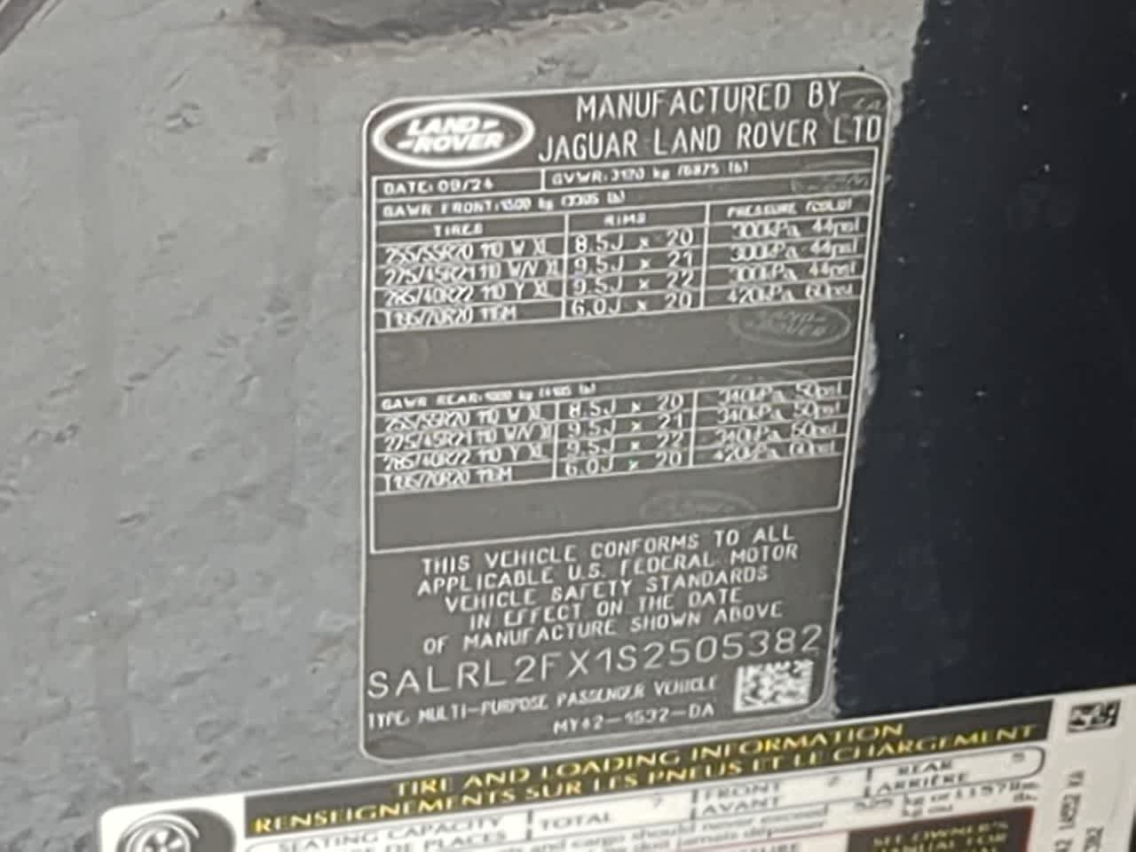 Thumbnail: 2025 Land Rover Discovery - 36