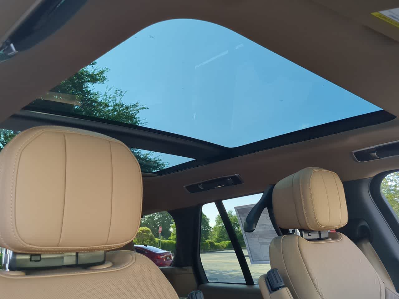 Thumbnail: 2025 Land Rover Range Rover - 19