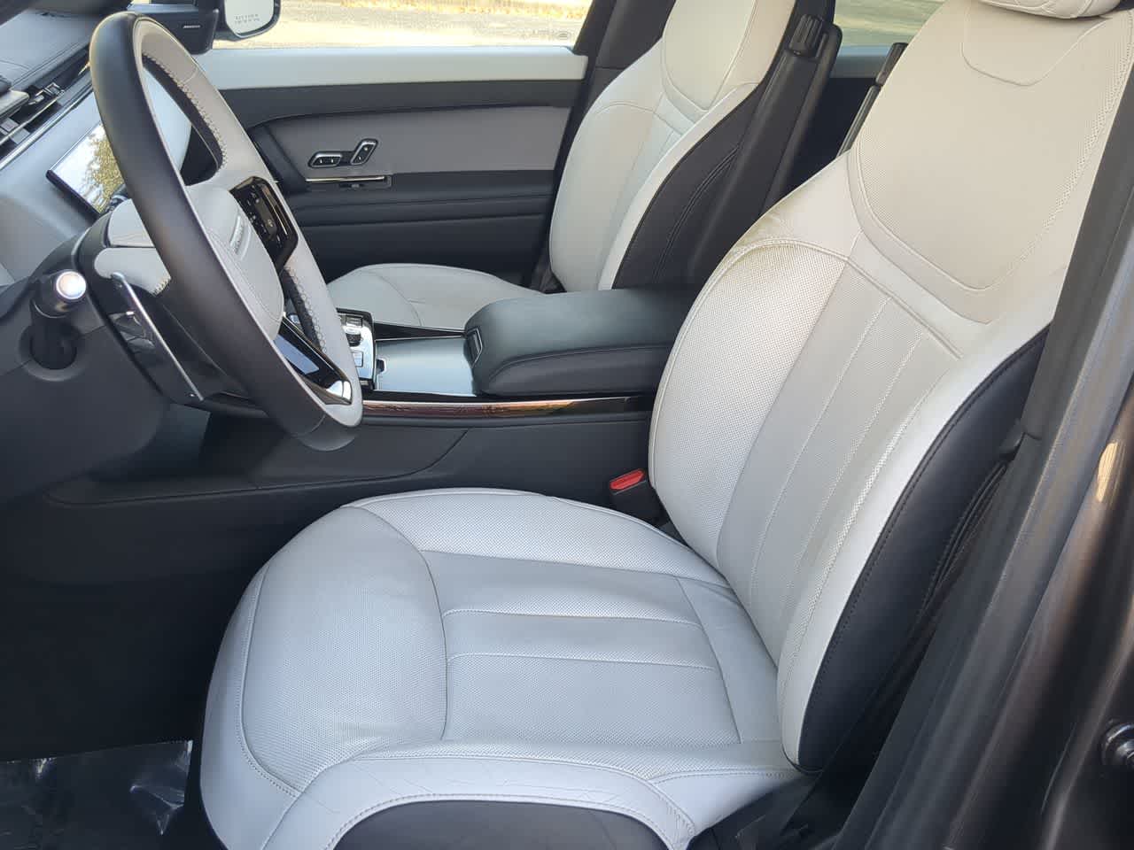 Thumbnail: 2023 Land Rover Range Rover Sport - 16