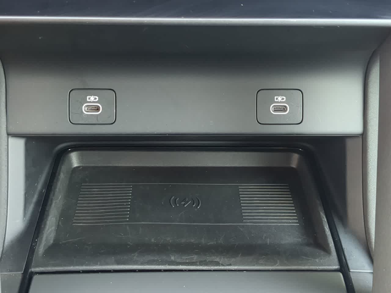 Thumbnail: 2025 Land Rover Discovery Sport - 33