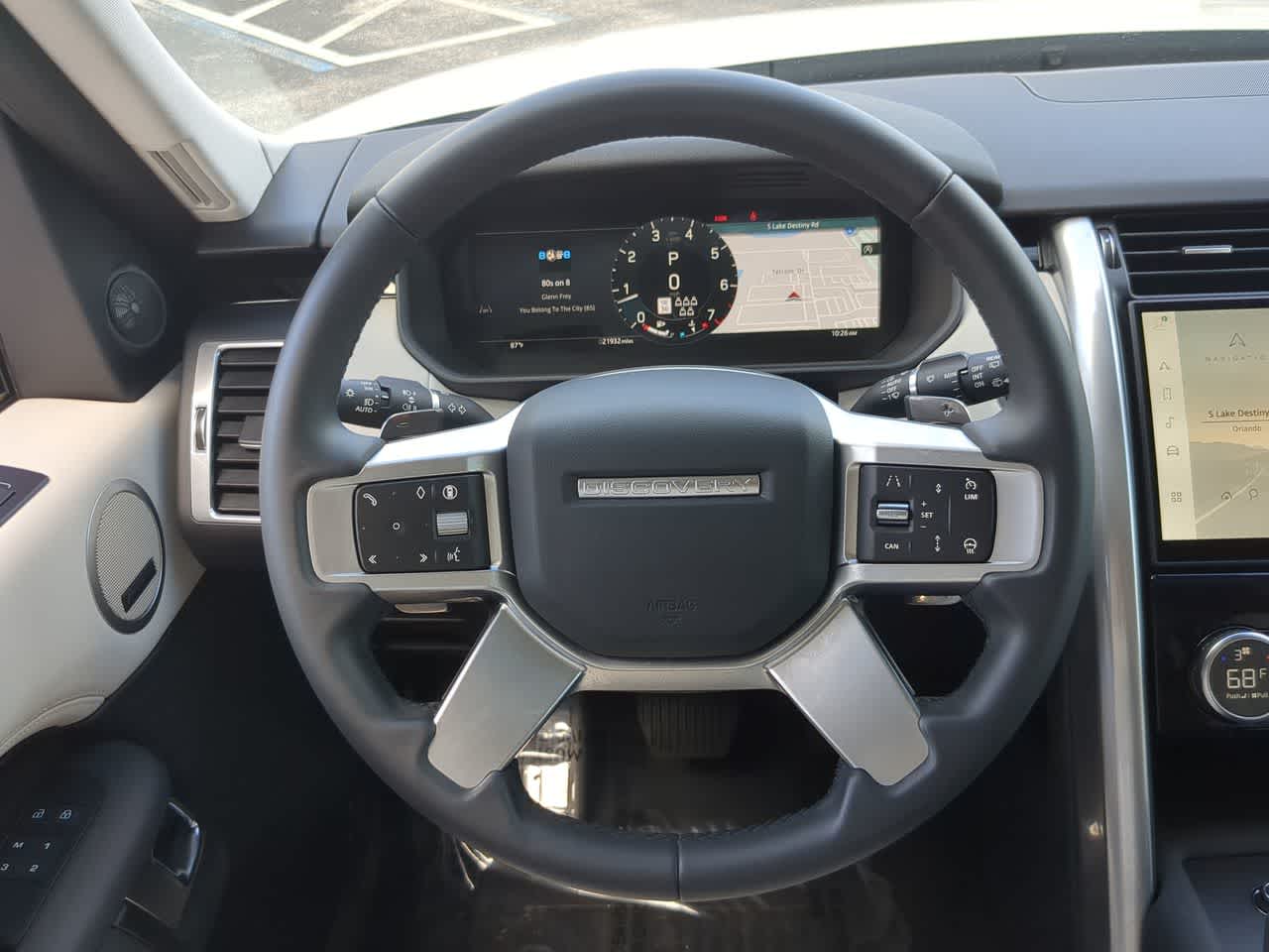 Thumbnail: 2025 Land Rover Discovery - 25