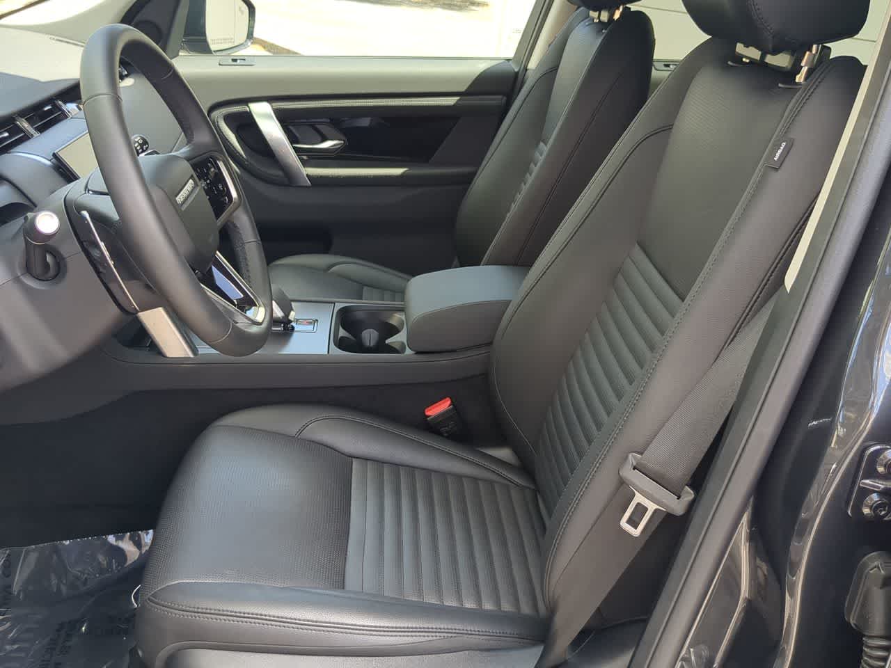 Thumbnail: 2025 Land Rover Discovery Sport - 17