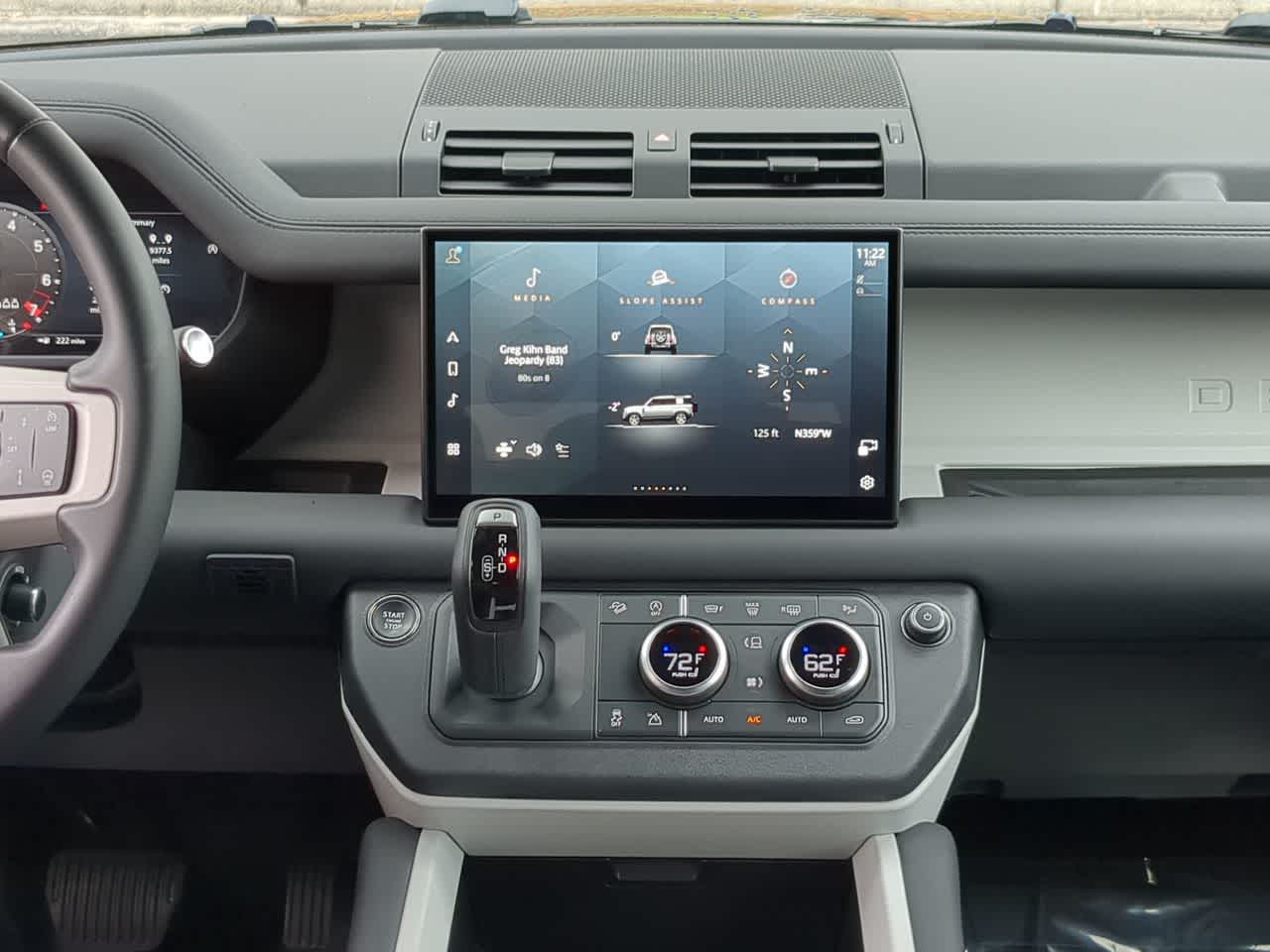 Thumbnail: 2025 Land Rover Defender - 29