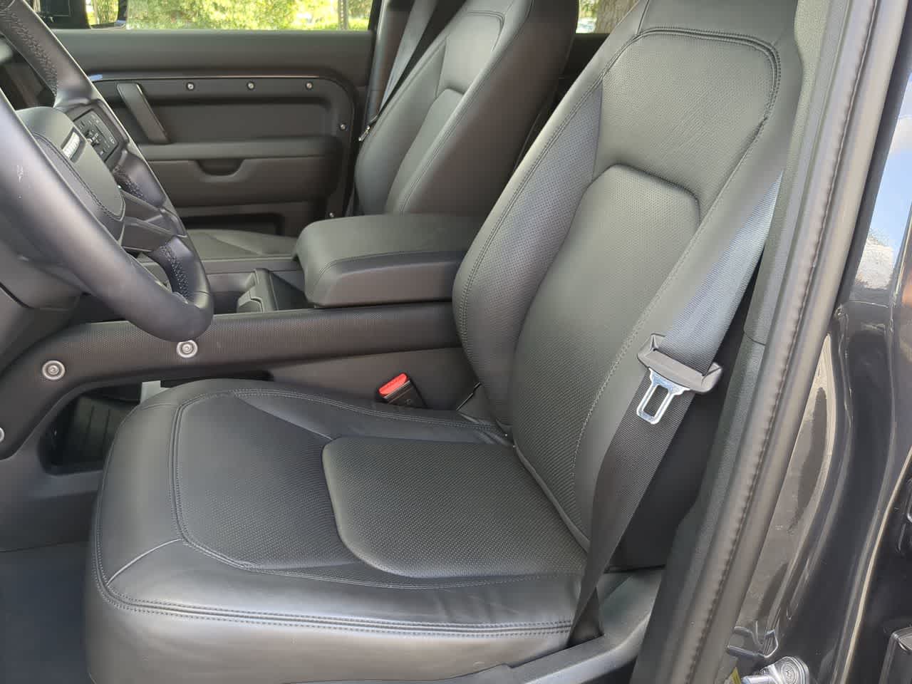 Thumbnail: 2025 Land Rover Defender - 17