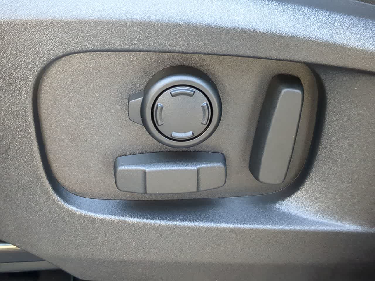 Thumbnail: 2025 Land Rover Defender - 18