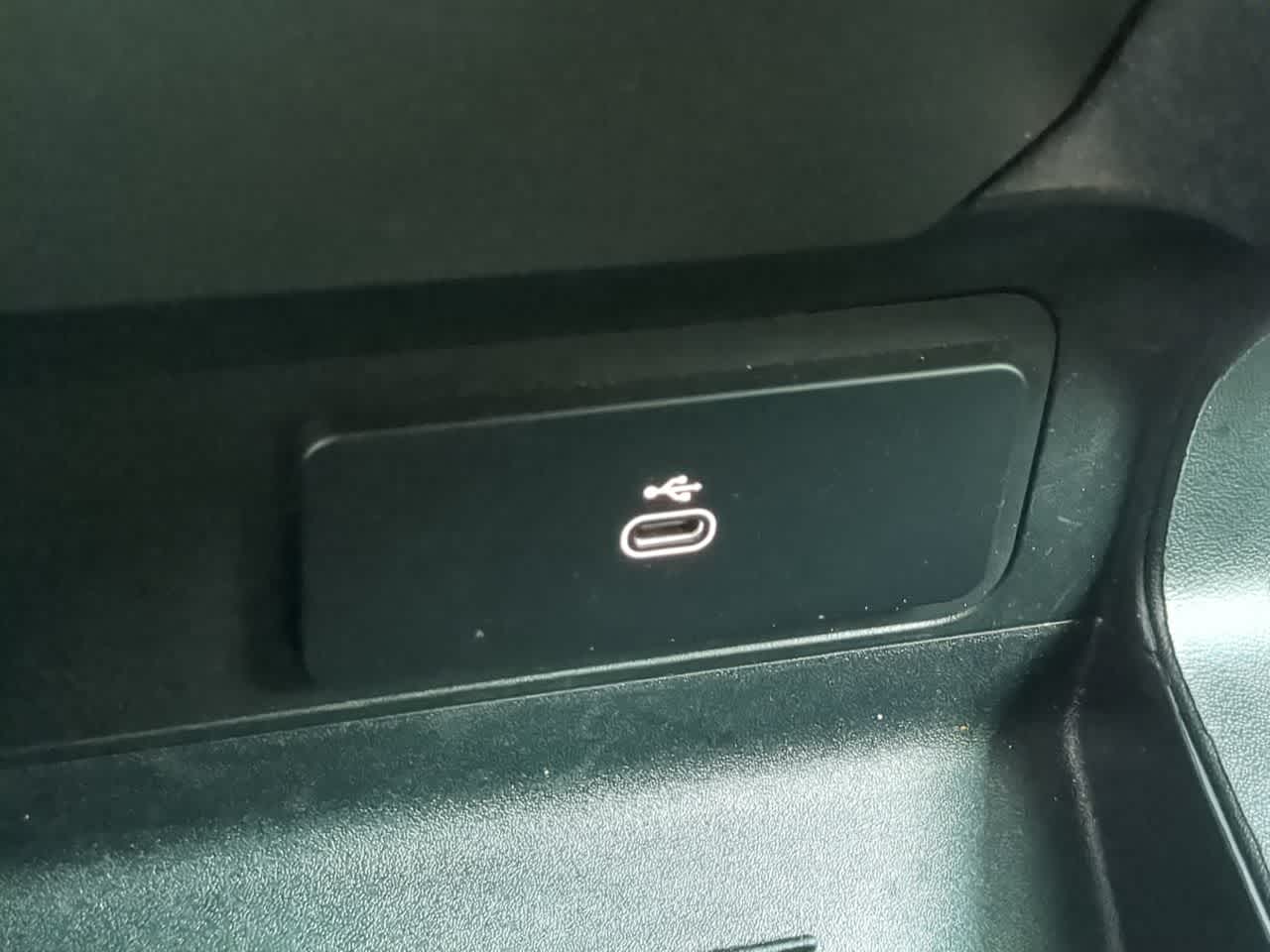 Thumbnail: 2025 Land Rover Defender - 33