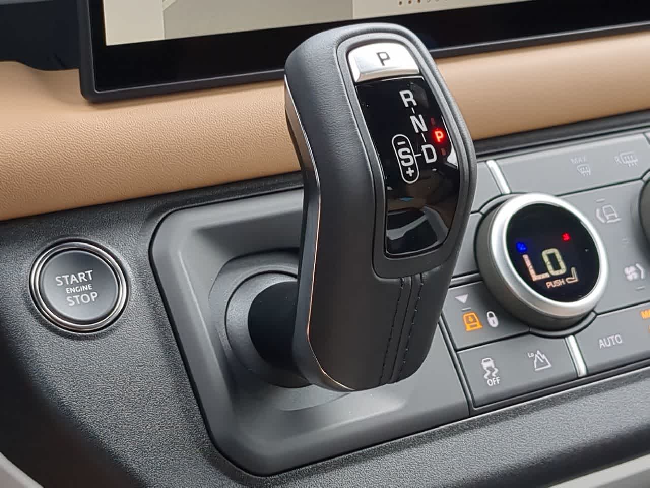 Thumbnail: 2025 Land Rover Defender - 35