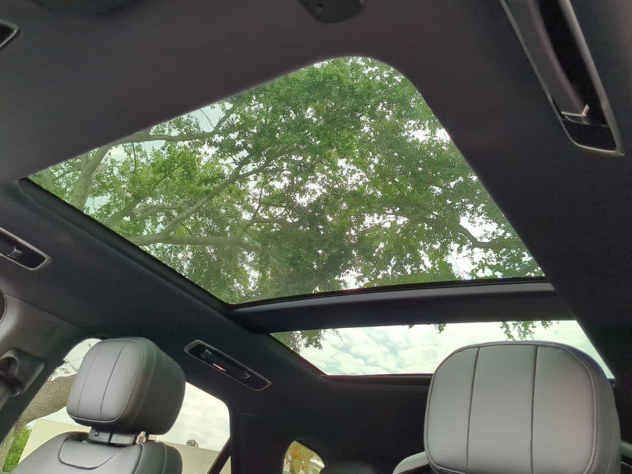 Thumbnail: 2025 Land Rover Range Rover Sport - 20