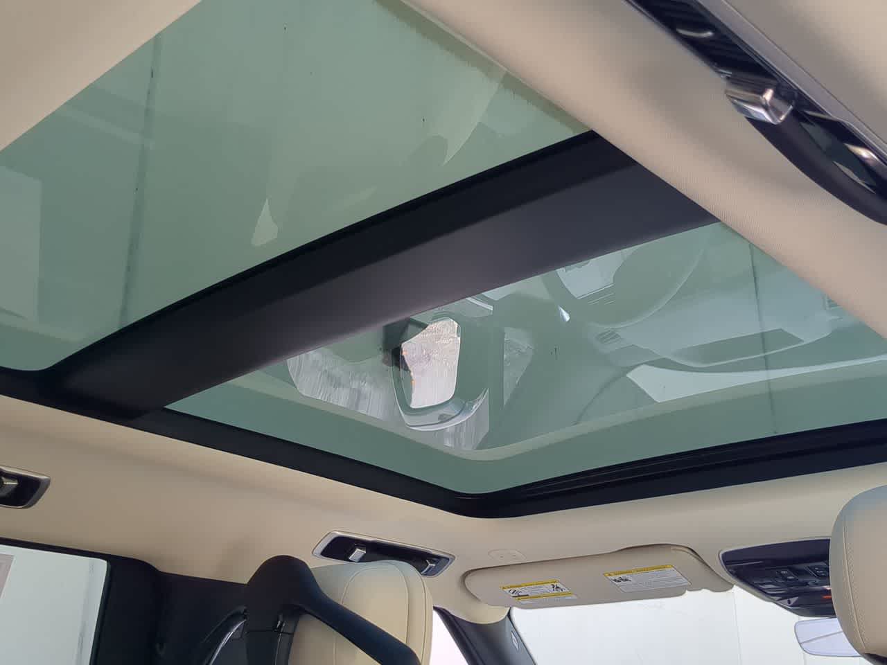 Thumbnail: 2026 Land Rover Range Rover - 23