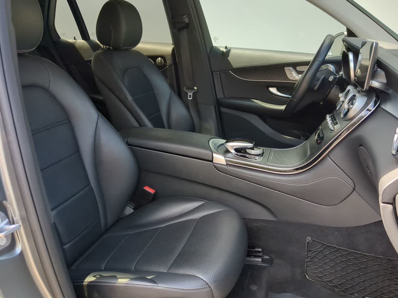 Thumbnail: 2016 Mercedes-Benz GLC - 21