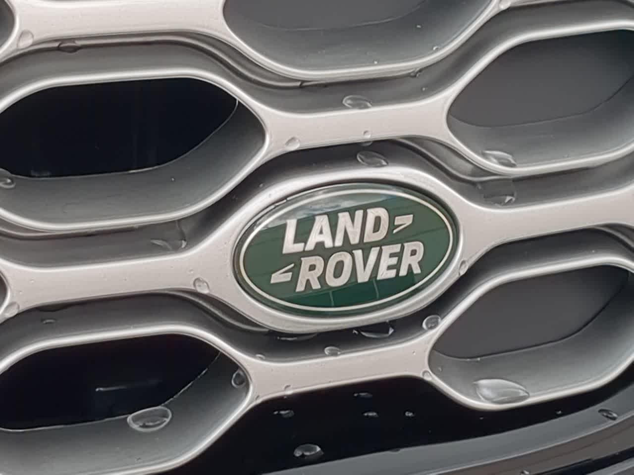 Thumbnail: 2026 Land Rover Discovery - 12
