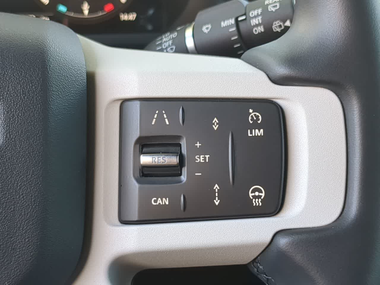 Thumbnail: 2025 Land Rover Defender - 27