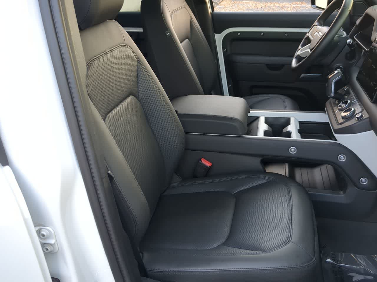 Thumbnail: 2025 Land Rover Defender - 23