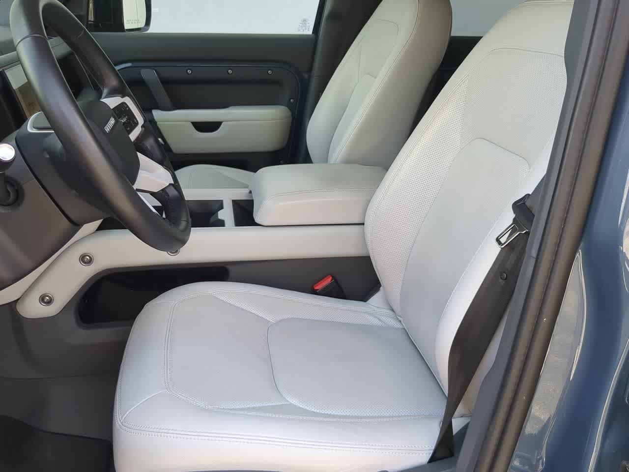 Thumbnail: 2025 Land Rover Defender - 16