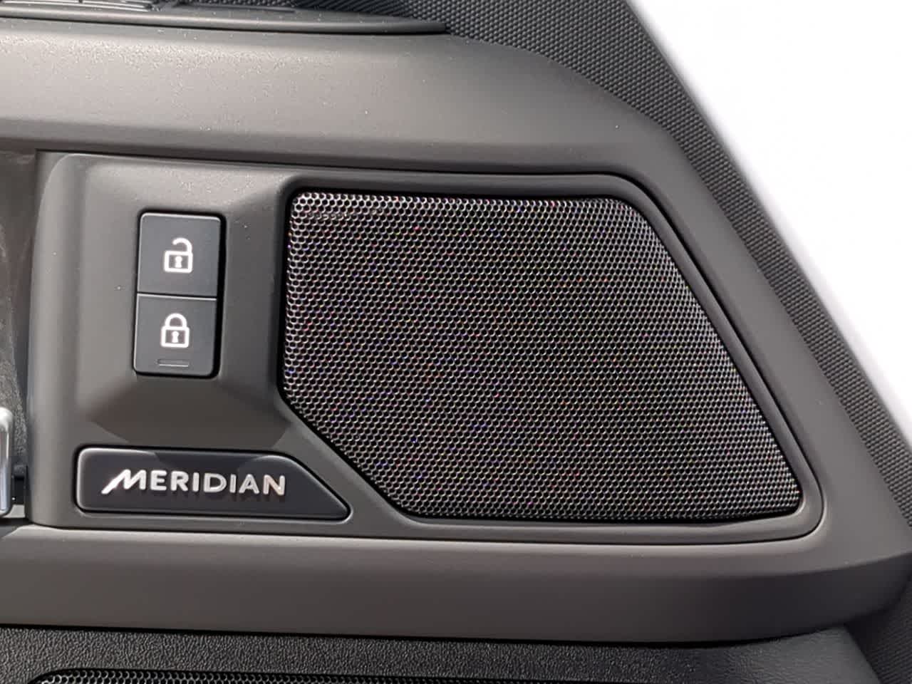 Thumbnail: 2025 Land Rover Defender - 33