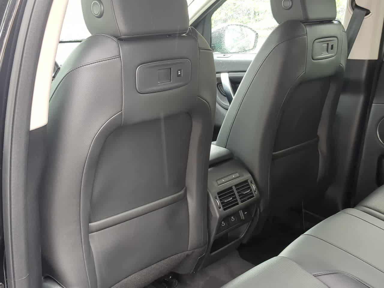 Thumbnail: 2025 Land Rover Discovery Sport - 15