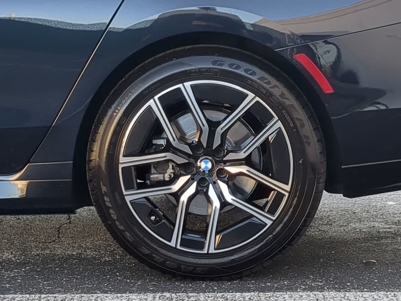 Thumbnail: 2025 BMW 7 Series - 13