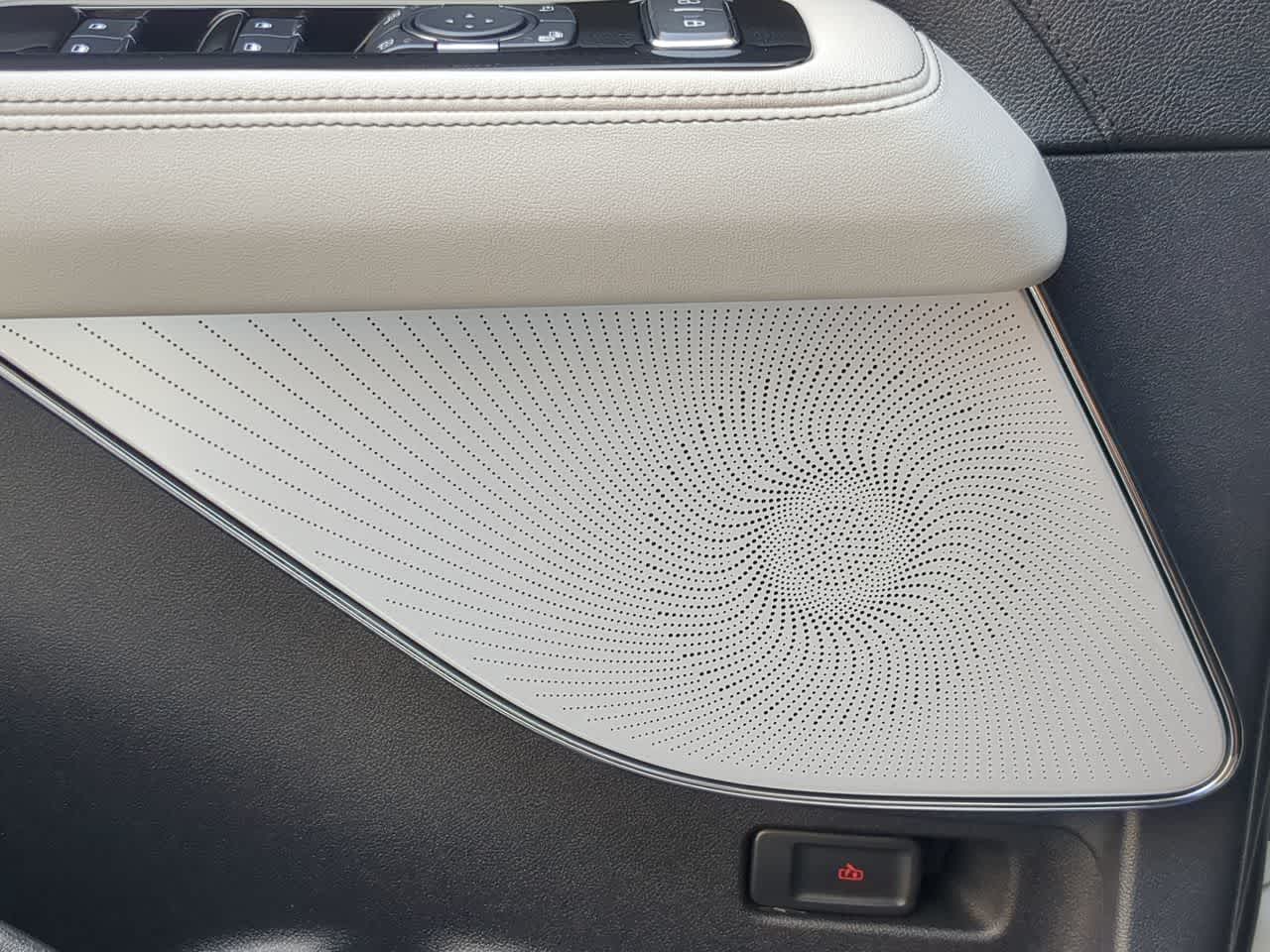 Thumbnail: 2025 Lincoln Aviator - 32