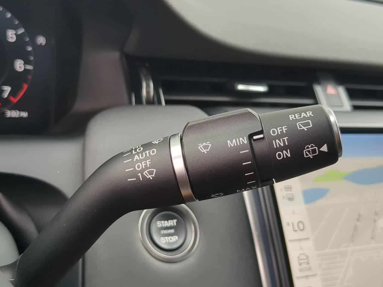 Thumbnail: 2025 Land Rover Discovery Sport - 28