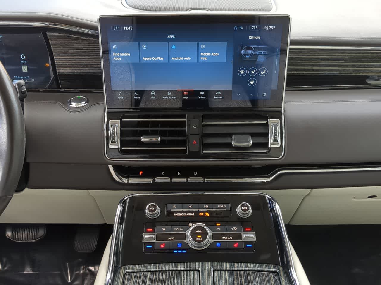 Thumbnail: 2022 Lincoln Navigator - 28