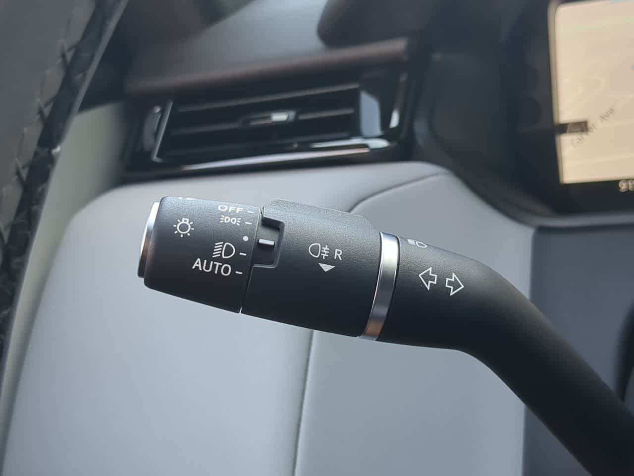 Thumbnail: 2026 Land Rover Range Rover Velar - 28