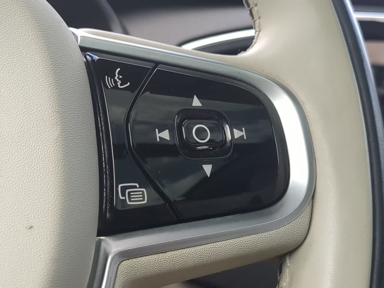 Thumbnail: 2020 Volvo XC90 - 27