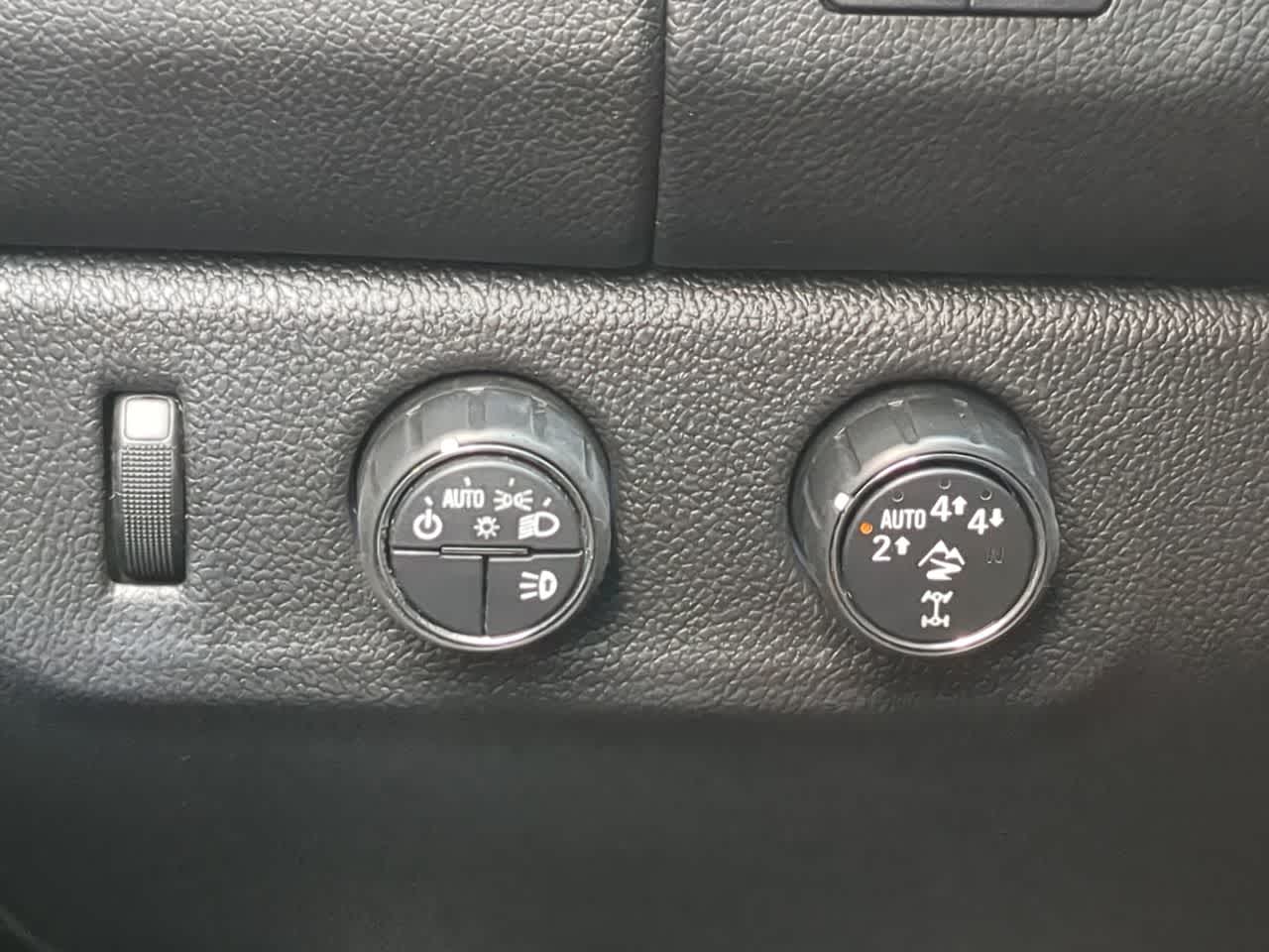 Thumbnail: 2019 Chevrolet Colorado - 36