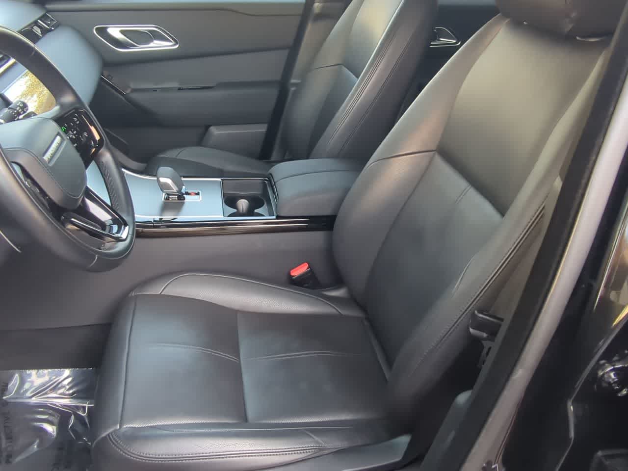 Thumbnail: 2025 Land Rover Range Rover Velar - 17