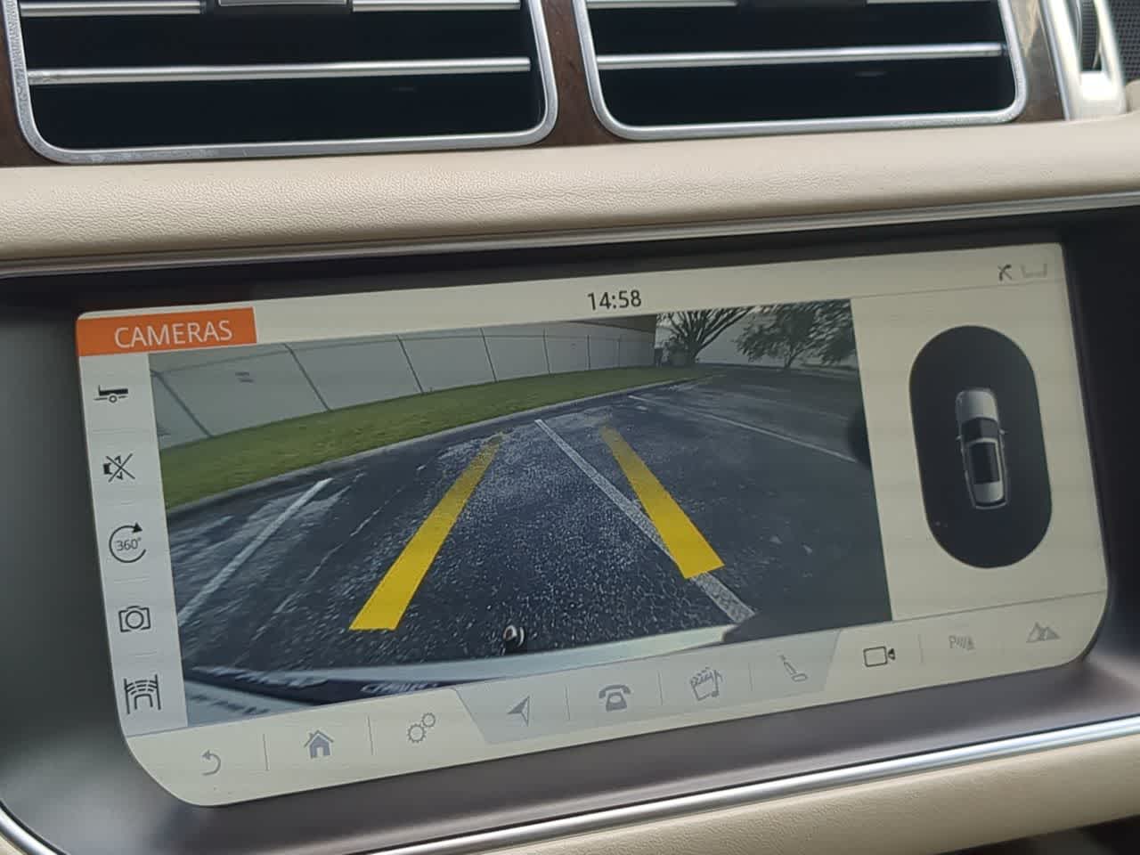 Thumbnail: 2017 Land Rover Range Rover - 30