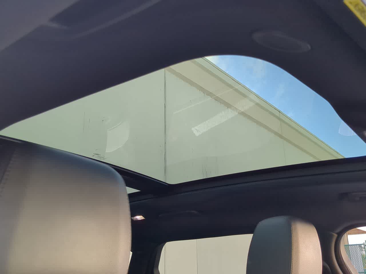 Thumbnail: 2025 Land Rover Range Rover Velar - 20